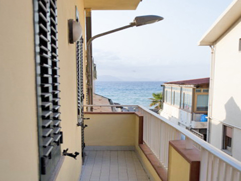 Leone_Marino_II_Terme_Vigliatore-Marchesana_10_Balkon