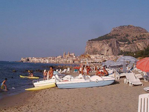 Campofelice di Roccella      Ort